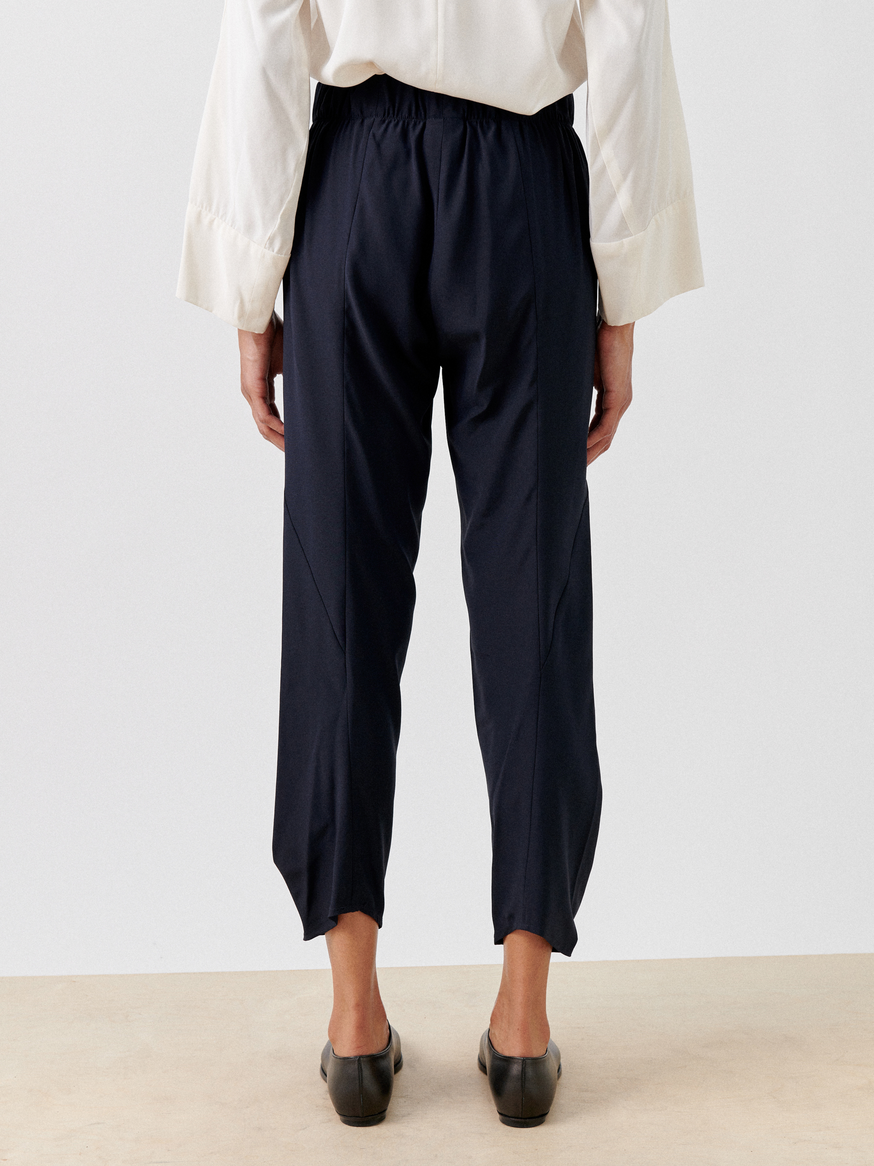 A24-CUO701_2483_4480x.png?v=