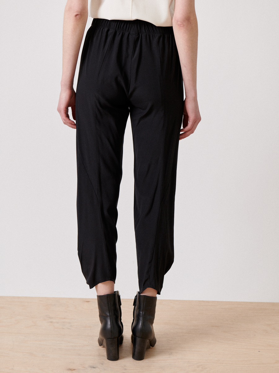 Akeo Pant in Silk Charmeuse | Zero + Maria Cornejo Akeo Pant in Silk Charmeuse | Zero + Maria Cornejo