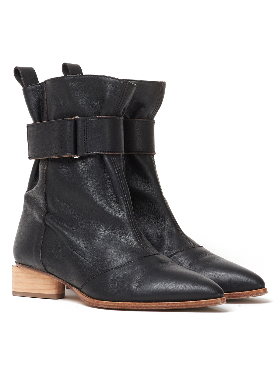 Adina Boot