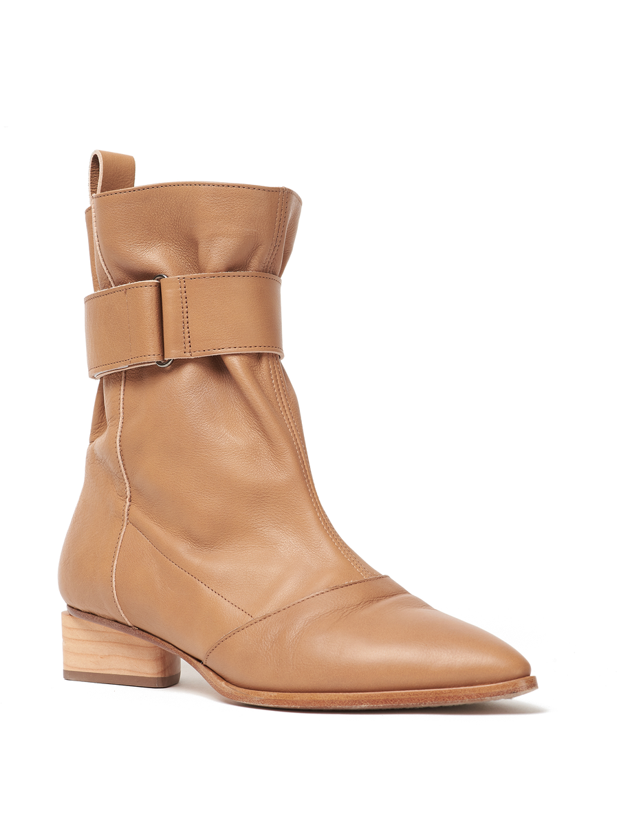 Adina Boot